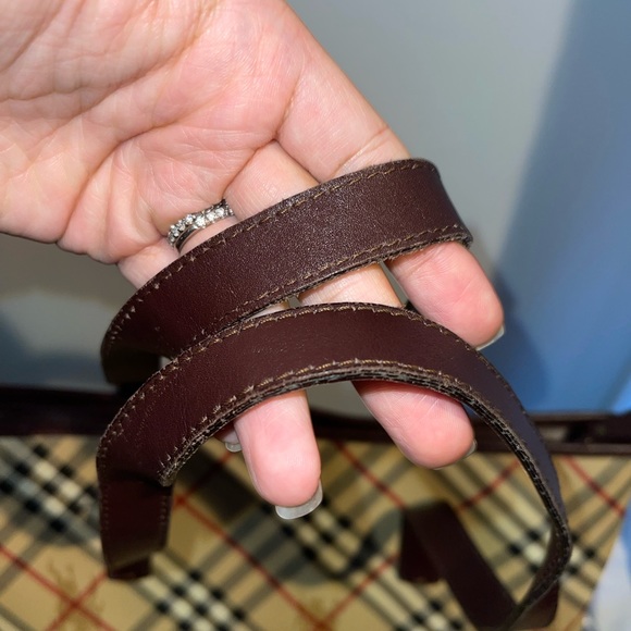 Authentic Burberry Tote - Picture 5 of 7